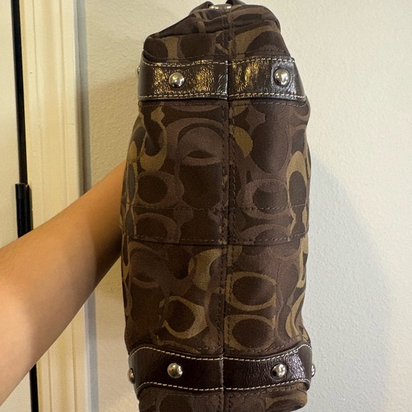 Coach Brown Shoulder Bag with Pink Detail - Picture 3 of 6